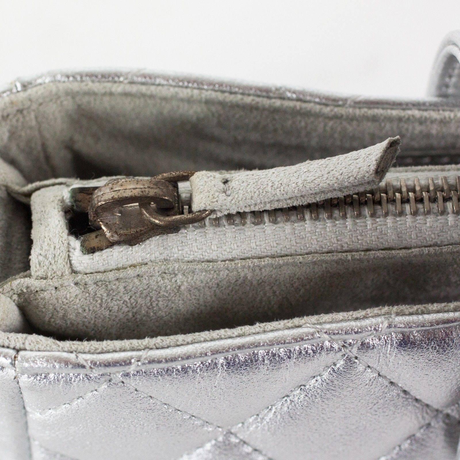 Chanel - New Pearl Crossbody Shoulder Bag - Silver Ocase CC Leather O Case Phone 2
