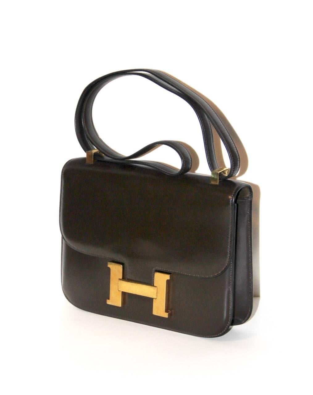 Since its original design in 1969 by Catherine Chaillet and its time spent on the arm of fashion icon Jacqueline Kennedy Onassis, the Hermès Constance has maintained its status as the epitome of classic elegance. Its sleek lines and gold H clasp