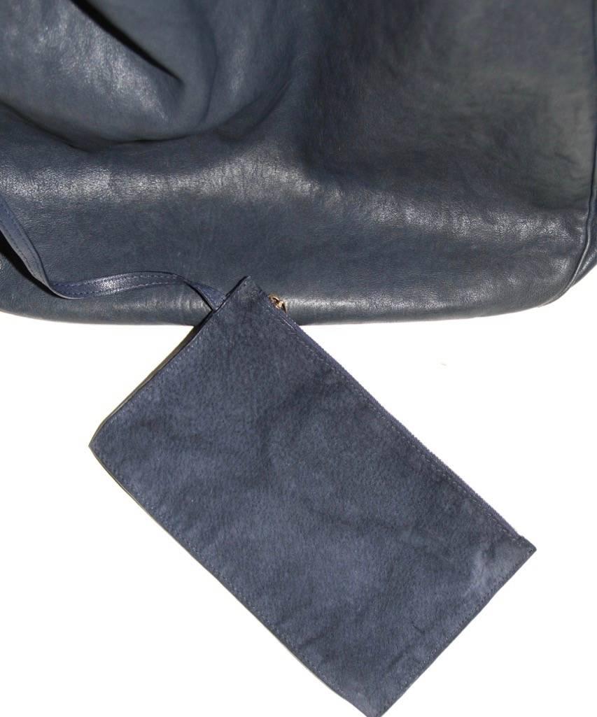  Yves Saint Laurent - Sac fourre-tout «ady » bleu marine à poignée supérieure courte Pour femmes 