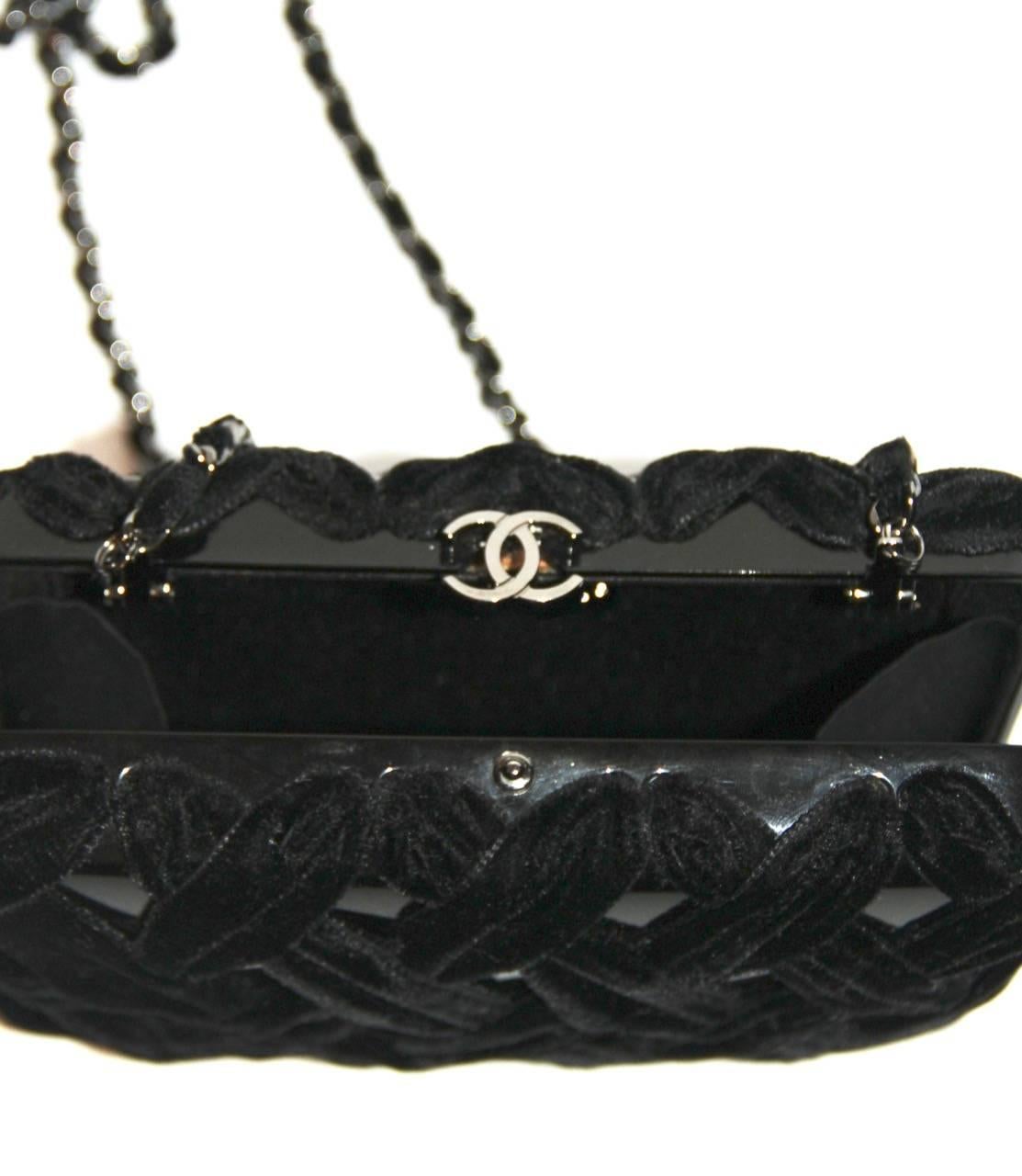 Chanel Black Evening Clutch - Velvet and Resin - CC Lock - Excellent Condition 4