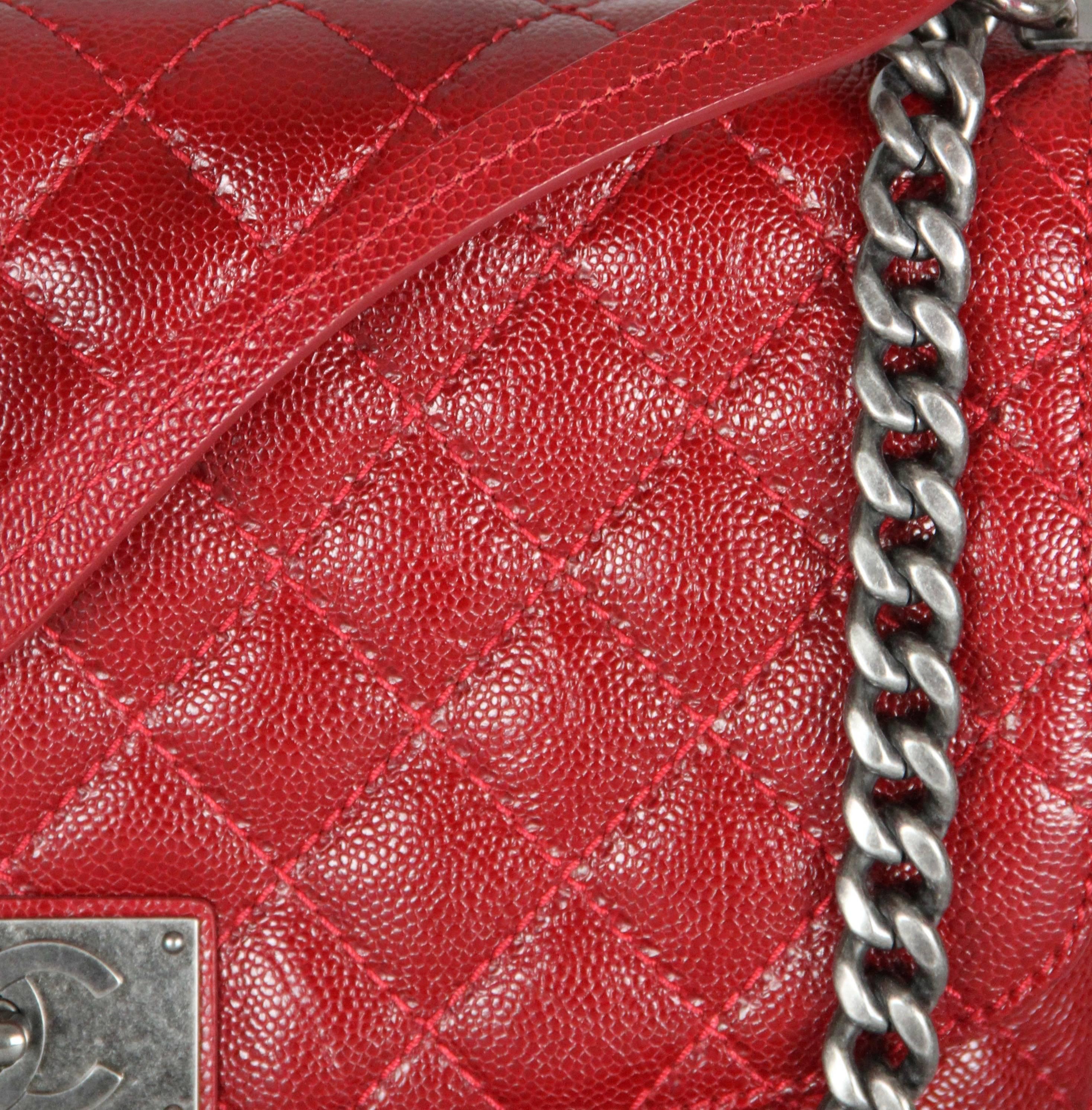  CHANEL Shiny Red Grained Leather Messenger Bag  2