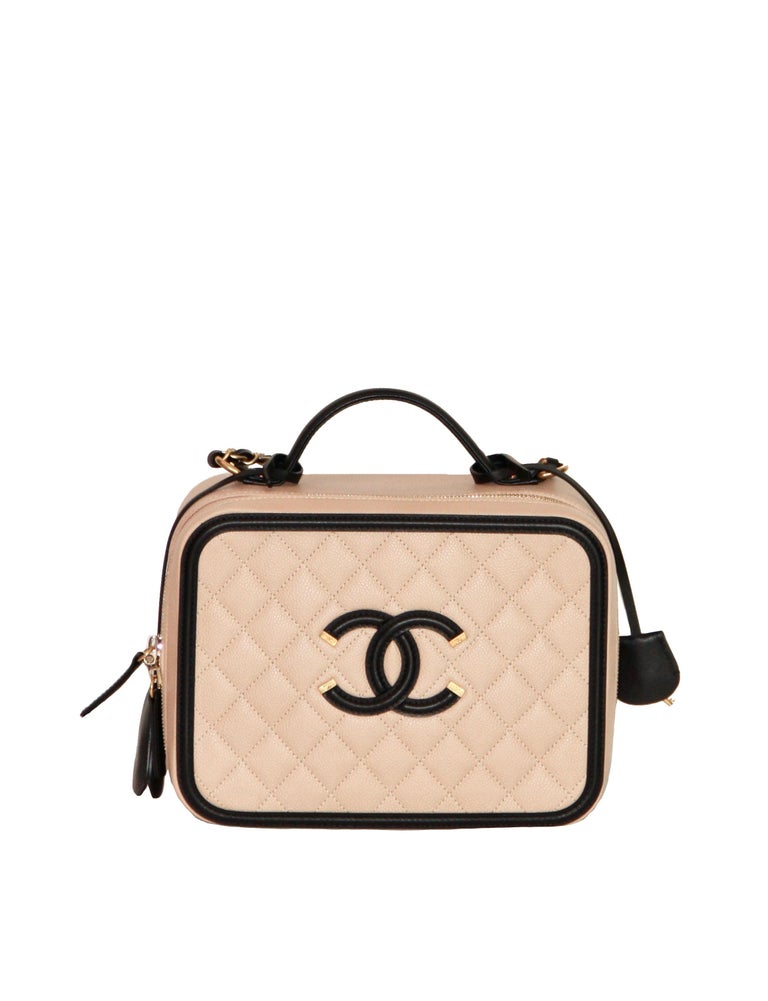 CHANEL CC Filigree Vanity Case Nude / Black Grained Leather at 1stDibs