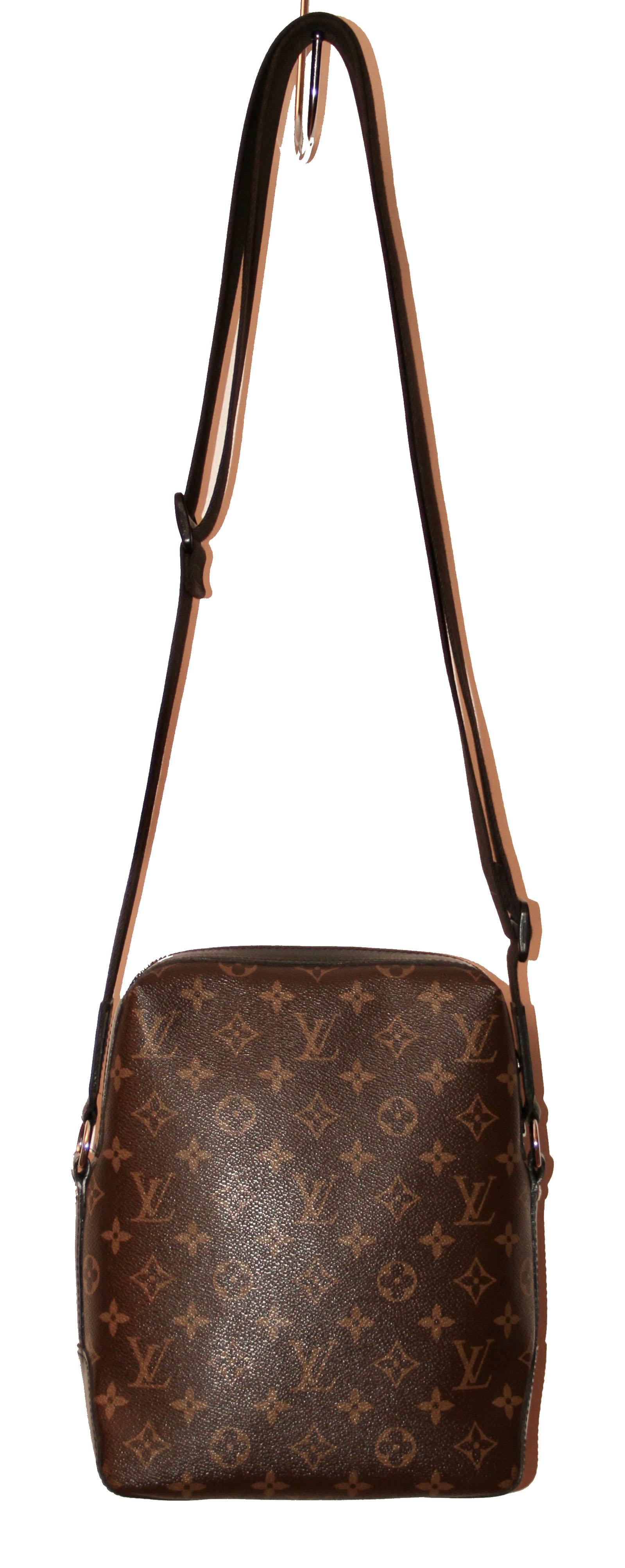 Women's or Men's Louis Vuitton Monogram Macassar Canvas Torres Messenger Bag