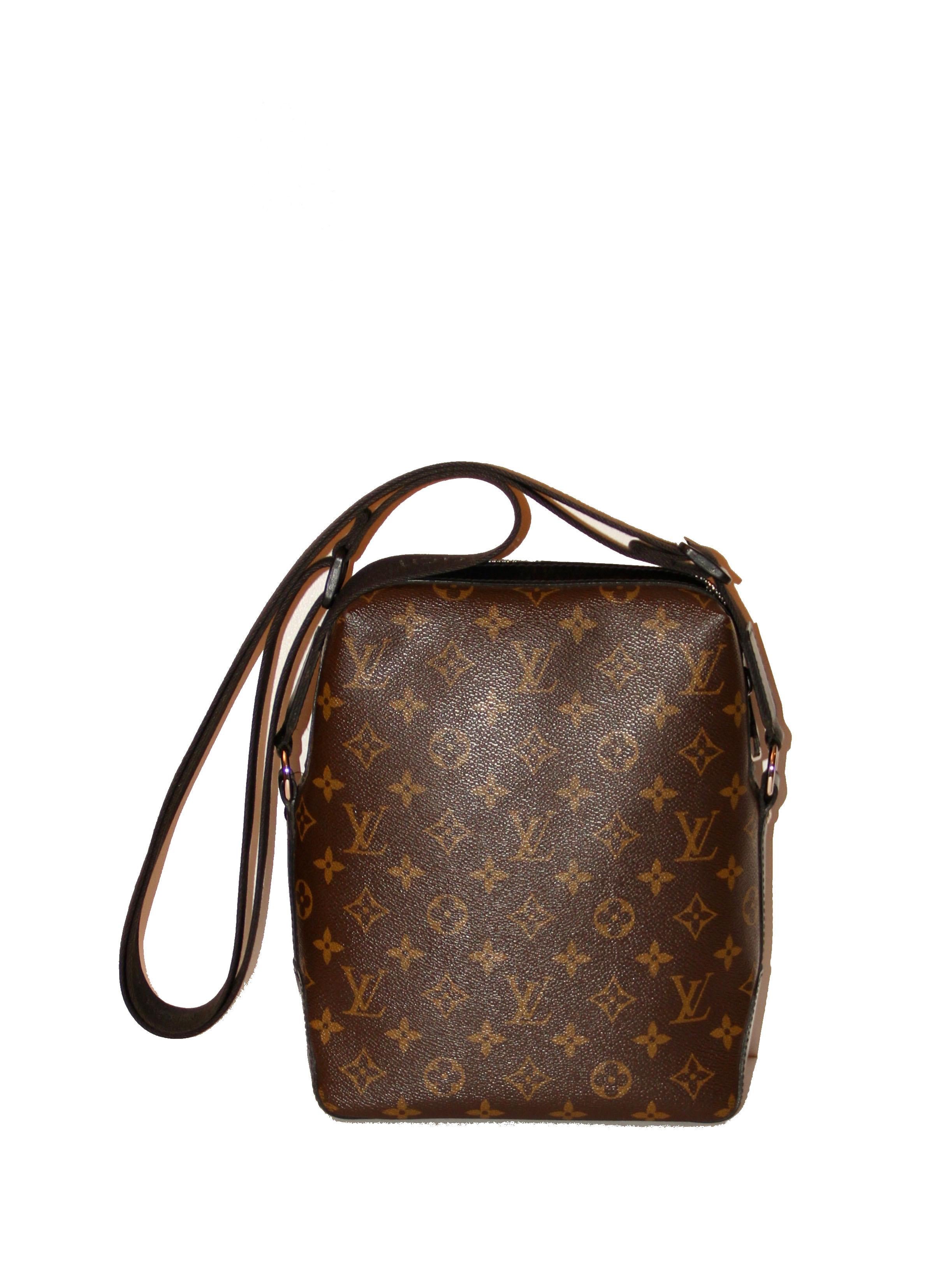 louis vuitton macassar messenger