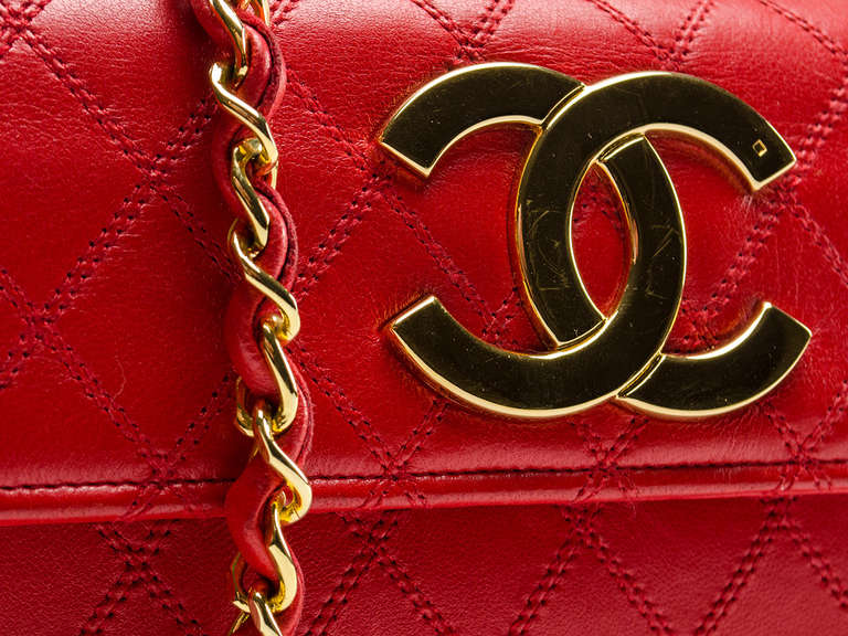 Chanel Vintage Red Lambskin Shoulder Bag In Good Condition In San Diego, CA