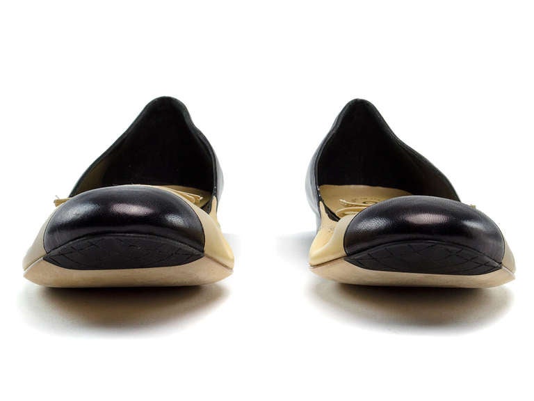 Chanel Colorblocked Ballerina Flats In Excellent Condition For Sale In San Diego, CA