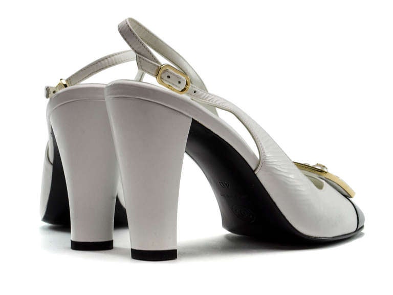 Women's Chanel Colorblocked Patent Leather Pearl Heels For Sale