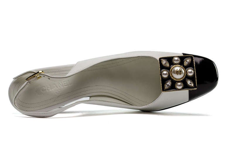 Chanel Colorblocked Patent Leather Pearl Heels For Sale 1
