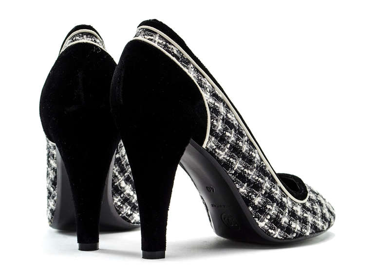 Women's Chanel Black & White Tweed Pumps For Sale