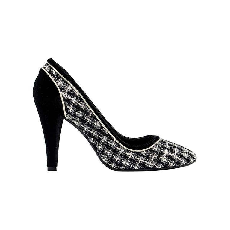 Chanel Black and White Tweed Pumps For Sale at 1stDibs