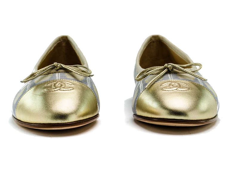 Chanel Gold Canvas Ballerina Flats In New Condition For Sale In San Diego, CA