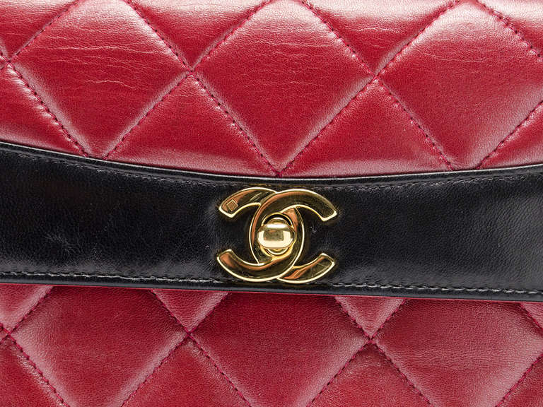 Women's Chanel Vintage Red & Black Colorblocked Flap Bag For Sale