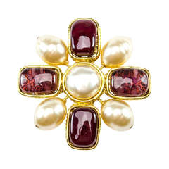 Chanel Retro Gripoix Brooch