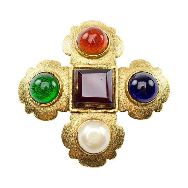 Chanel Vintage Gripoix Brooch For Sale