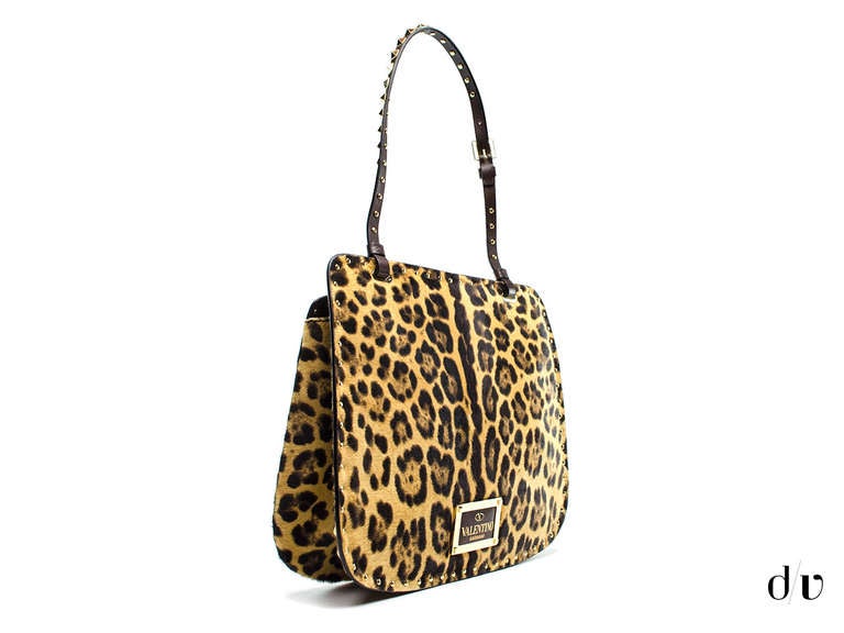 Valentino Garavani Leopard Rockstud Shoulder Bag In Excellent Condition For Sale In San Diego, CA