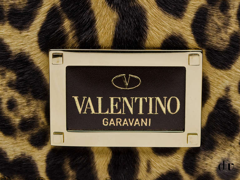 Valentino Garavani Leopard Rockstud Shoulder Bag For Sale 1