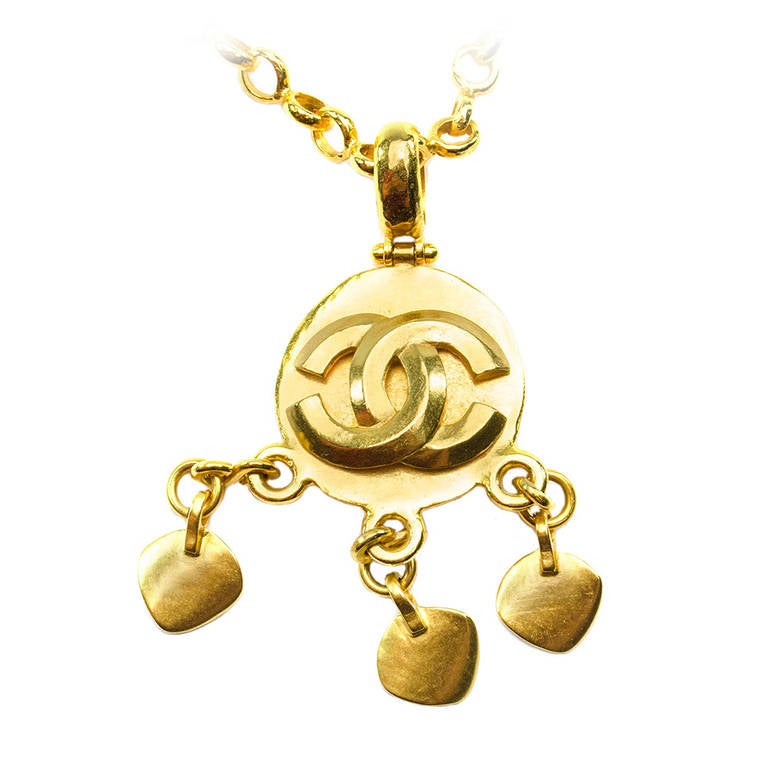Chanel Vintage CC Pendant Necklace For Sale