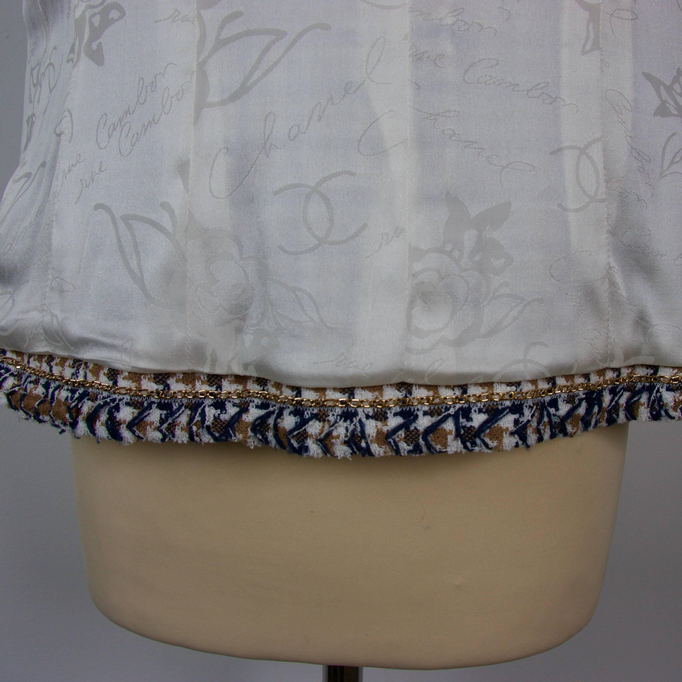 Chanel Boucle Jacket - navy, caramel, white and cream In New Condition For Sale In London, GB