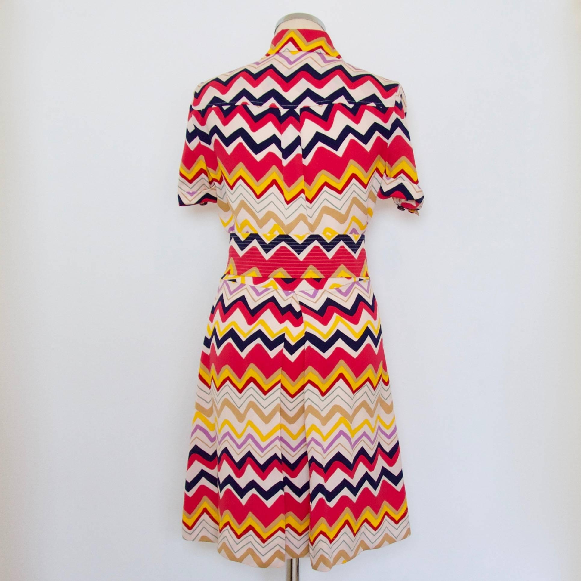 Diane Von Furstenberg Aztec print dress
Multi colour
Size: 8

95% Silk
5% Lycra