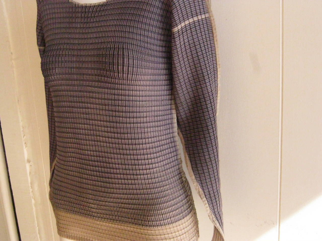 Issey Miyake two-tone Top Size 2 In Excellent Condition In Port Hope, ON