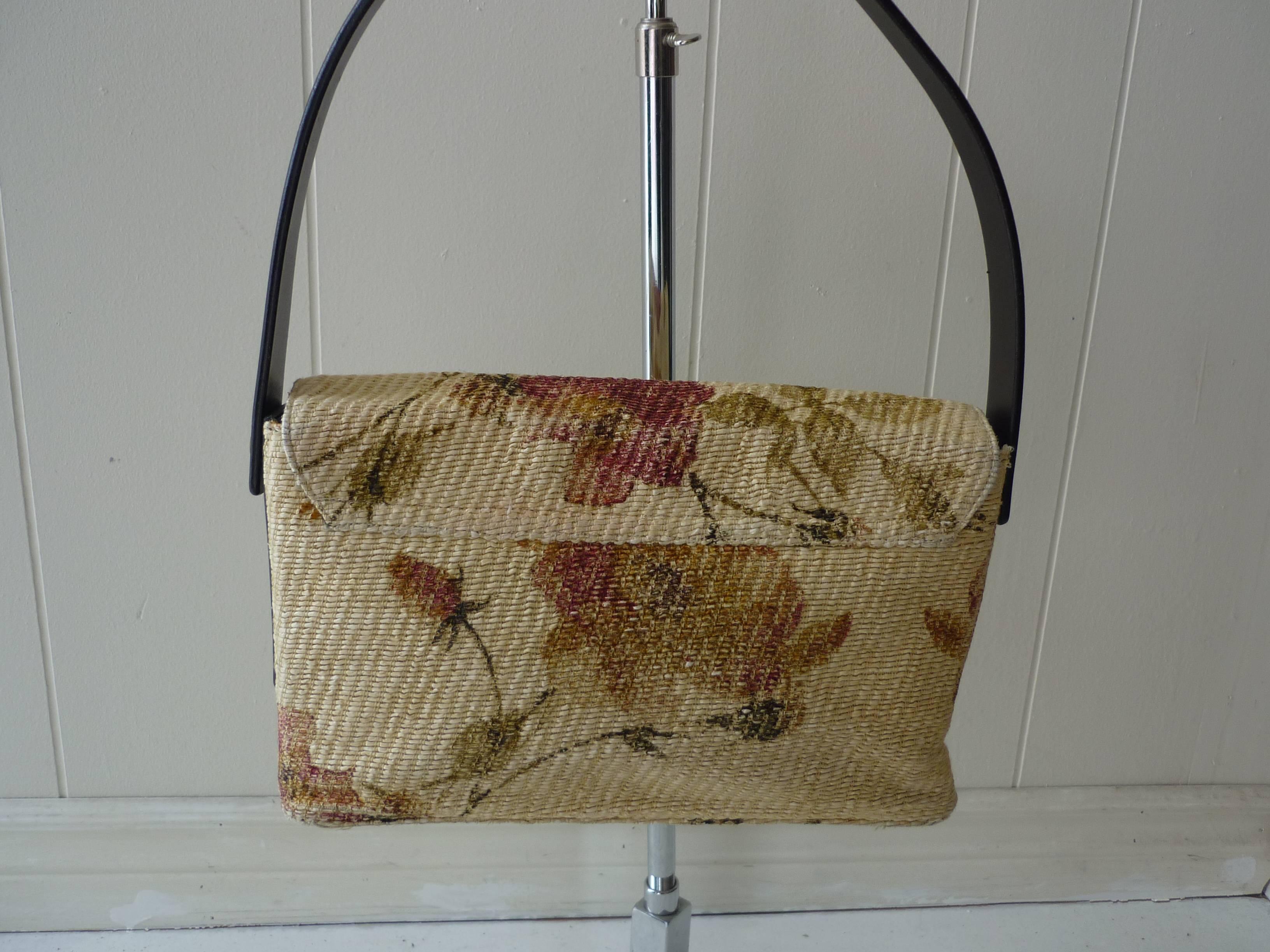 straw and leather handbags