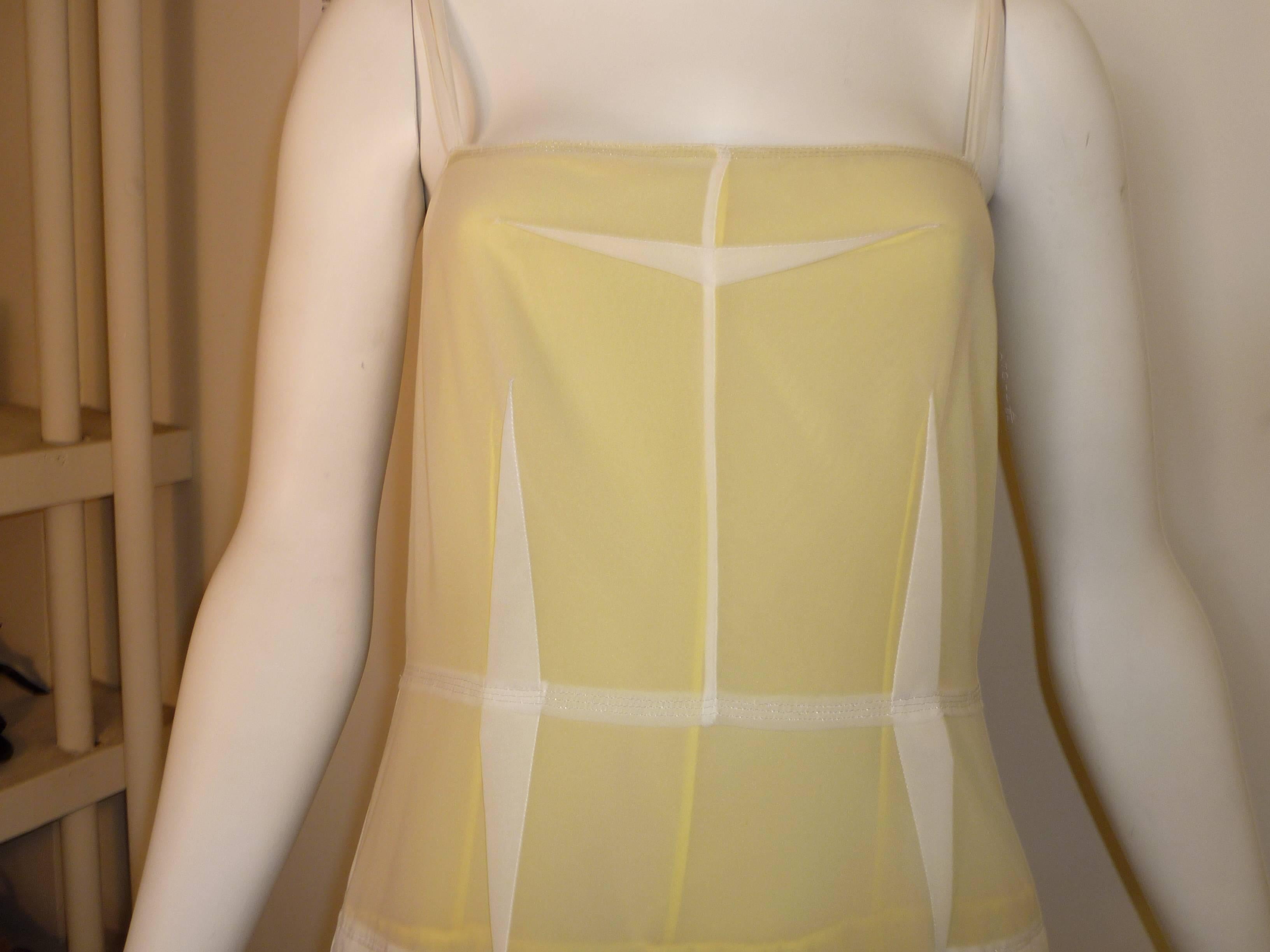 Marc Jacobs Dropped Waist Pale Yellow Dress (4) In Excellent Condition In Port Hope, ON