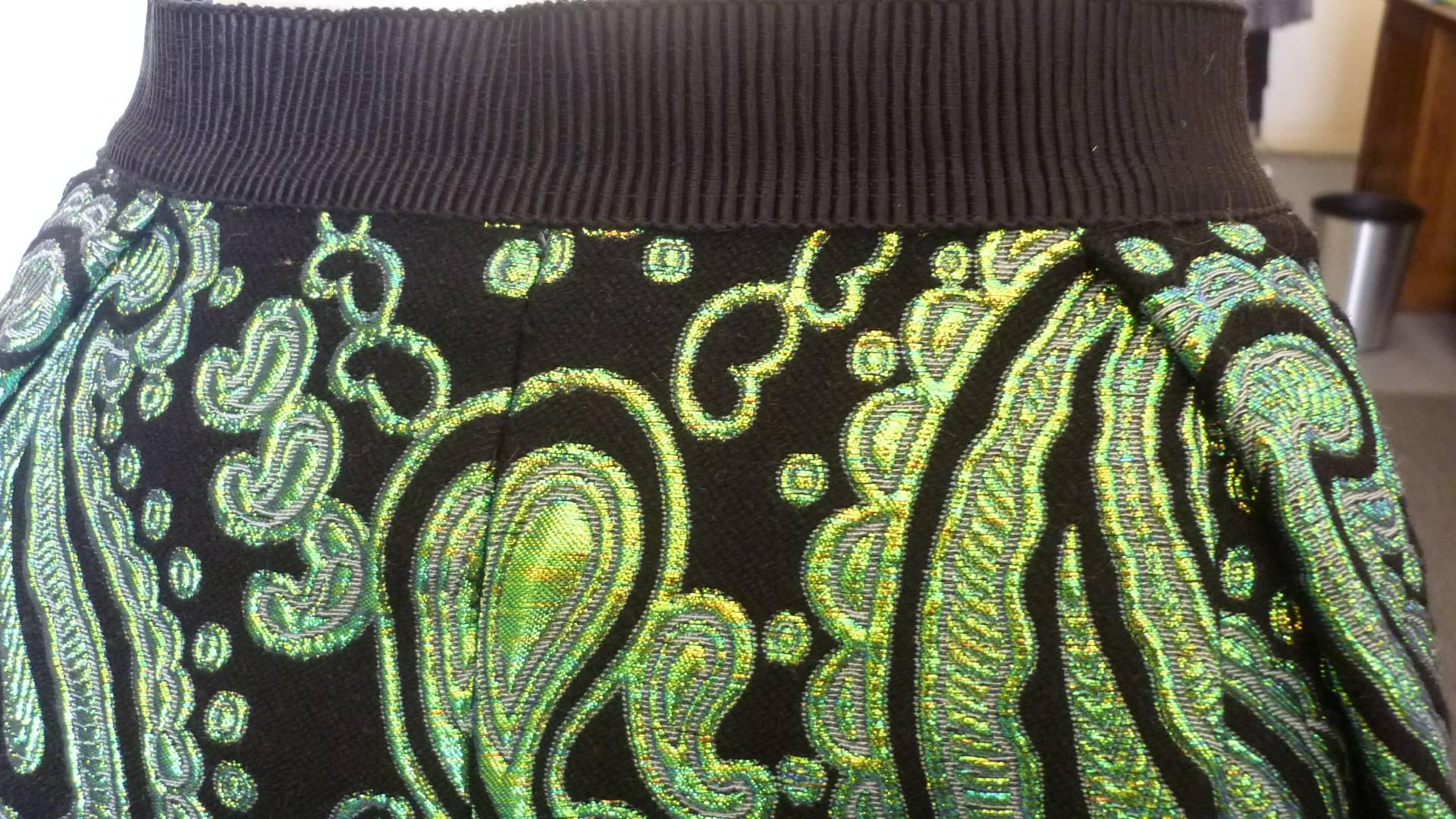Marc Jacobs Black and Green Paisley Metallic Jacquard Skirt (10US) In Excellent Condition In Port Hope, ON