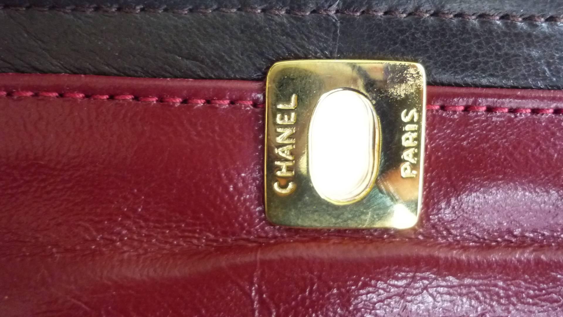 Beautiful Vintage Chanel two-tone (chocolate/beige) Flap Handbag 4
