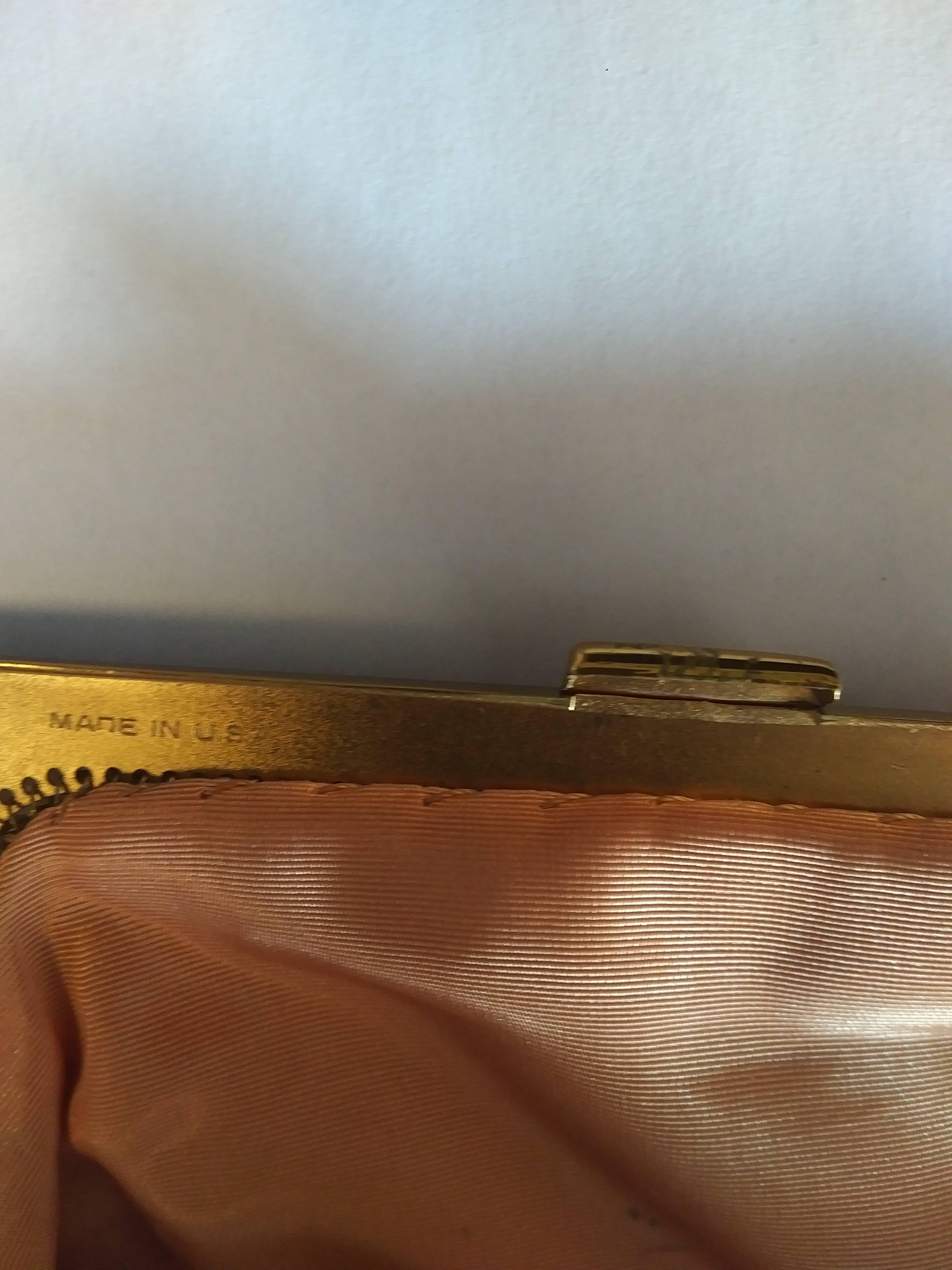 1960s Whiting & Davis Clutch and Coin Purse In Excellent Condition In Port Hope, ON