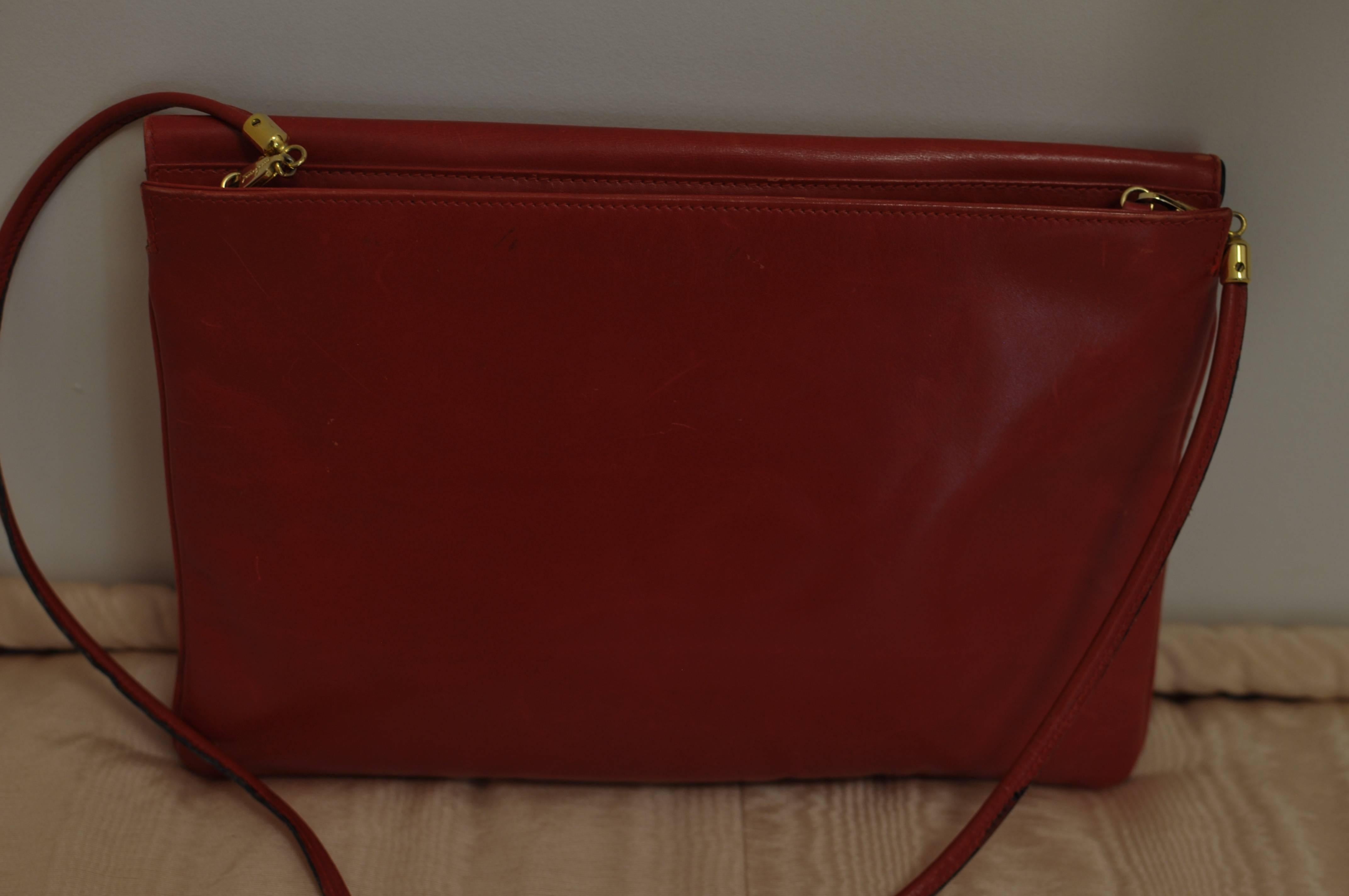 Salvatore Ferragamo Firenze Red and Black Leather Envelope Crossbody / Clutch In Good Condition In Port Hope, ON