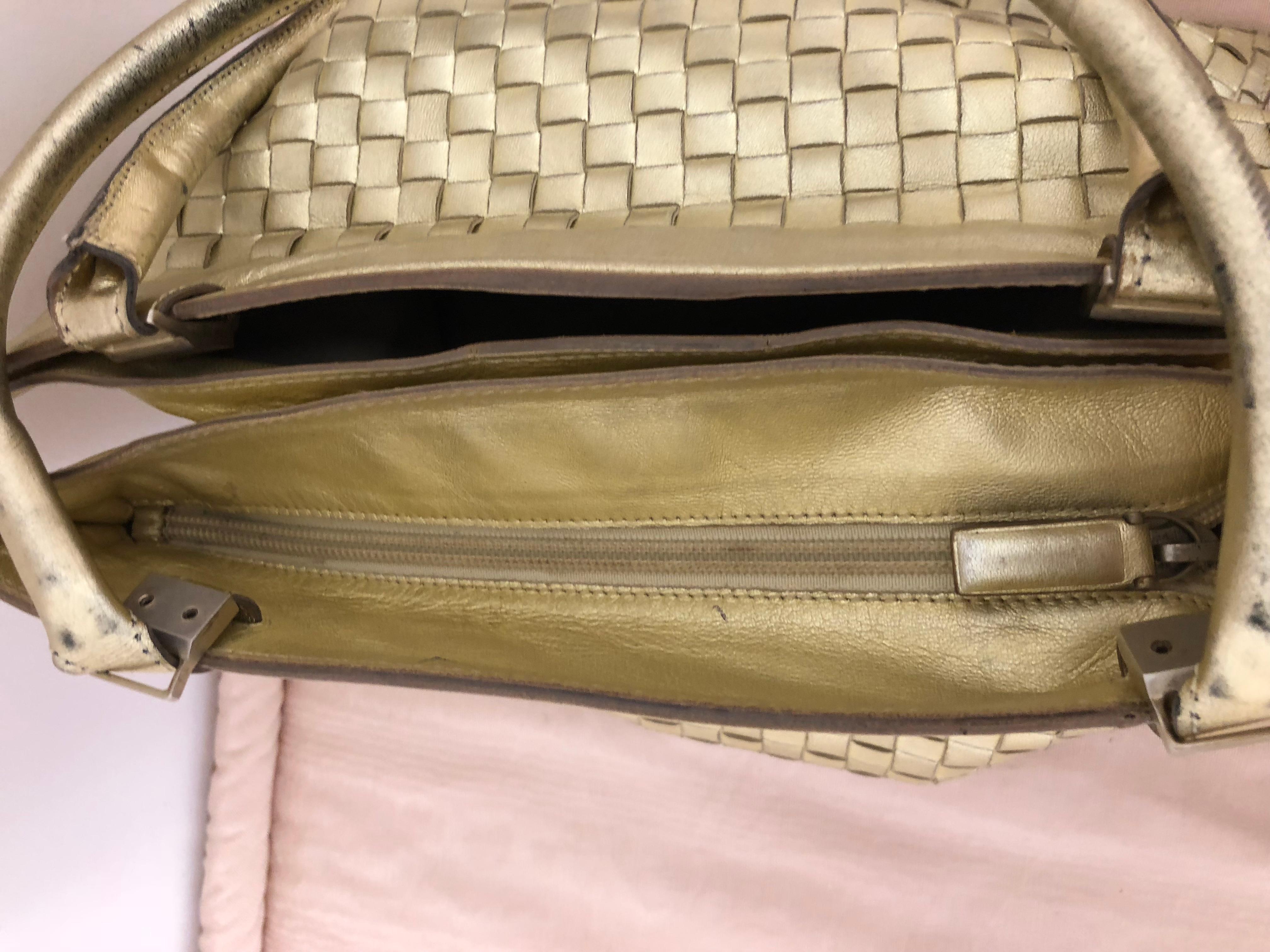 1990s Bottega Veneta Metallic Gold Intrecciato Woven Napa Leather Handbag In Fair Condition In Port Hope, ON