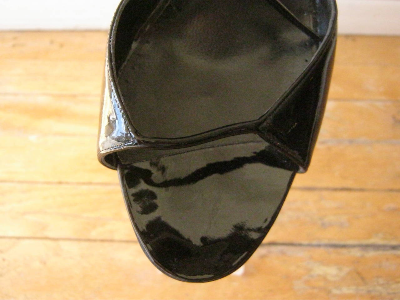Manolo Blahnik Black Patent Leather Slingbacks (37) In New Condition In Port Hope, ON
