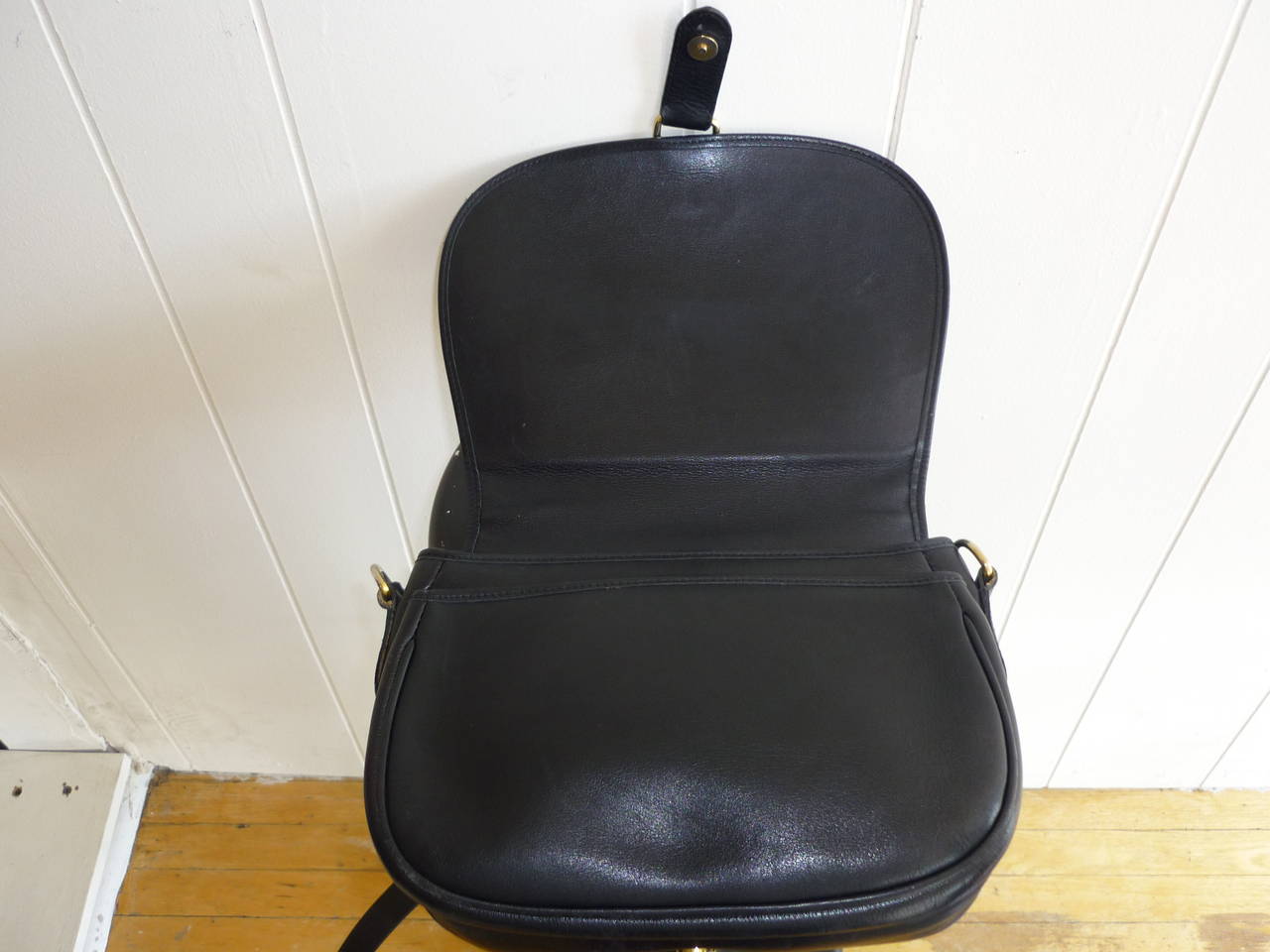 Women's Vintage Burberrys Black Leather Crossbody Handbag