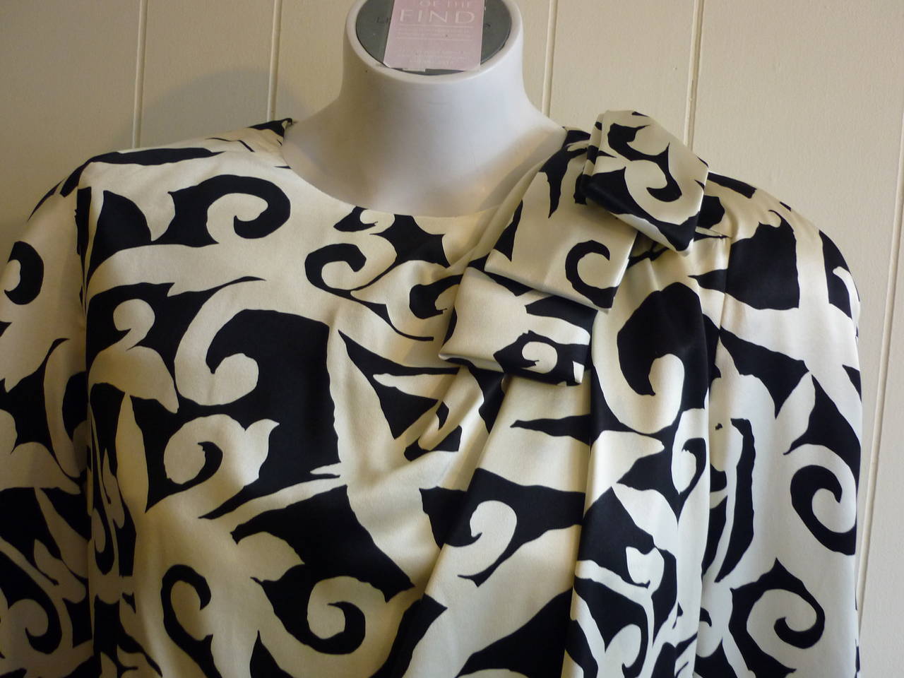 Scaasi Black and Cream Silk Dress, 1980s  In Excellent Condition In Port Hope, ON