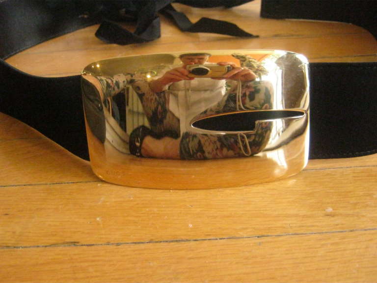 This belt make a huge statement with its 4 3/4