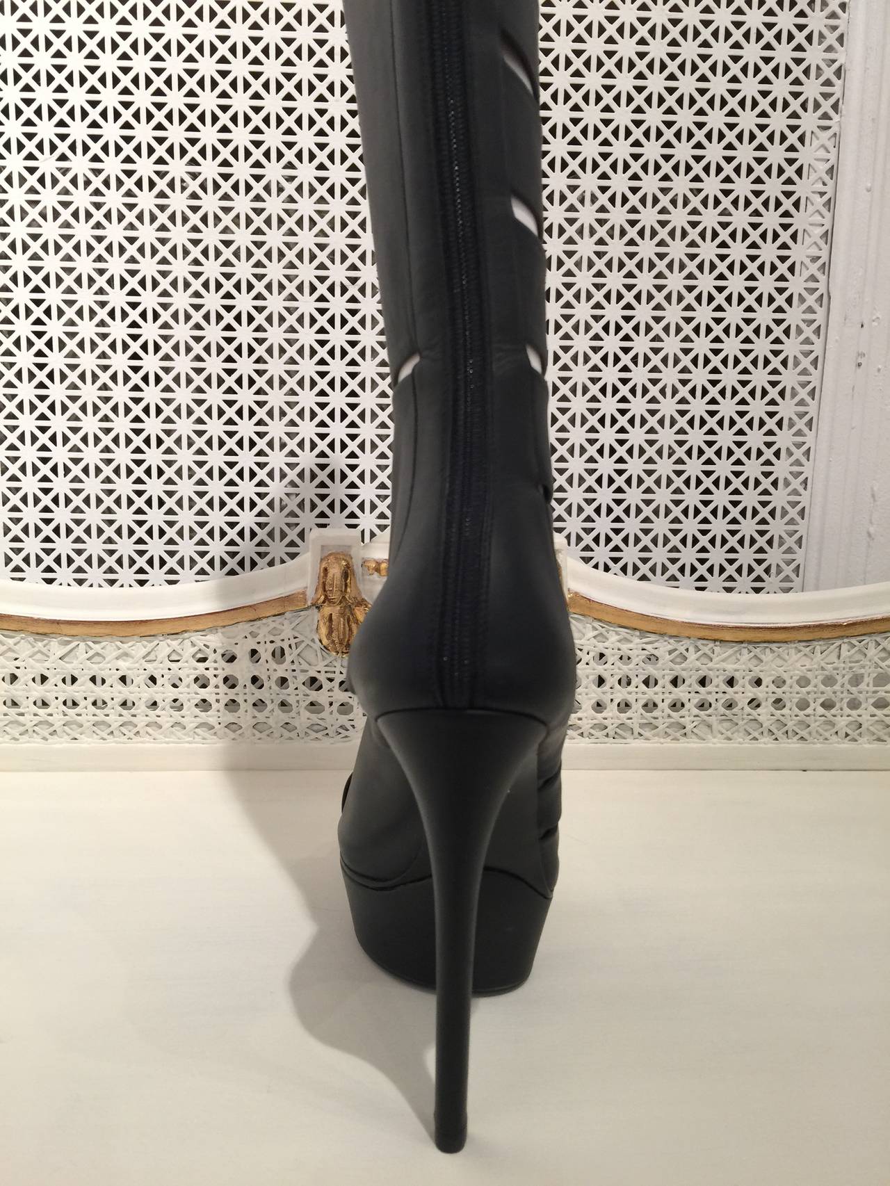 Gucci Helena Cut Out Boot 37 In New Condition In Port Hope, ON