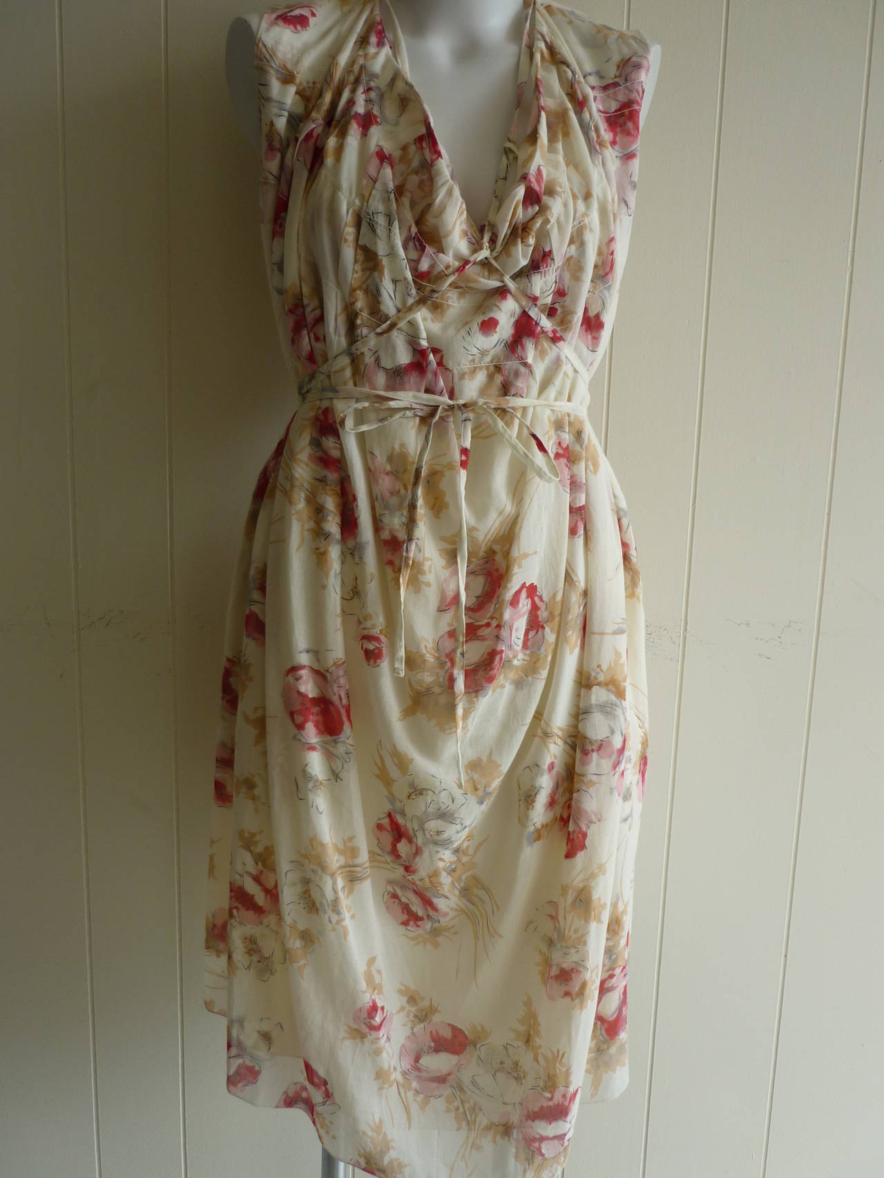 MARNI Winter Edition 2010 Kleid aus geblümter Baumwolle (42 Itl) im Zustand „Hervorragend“ im Angebot in Port Hope, ON
