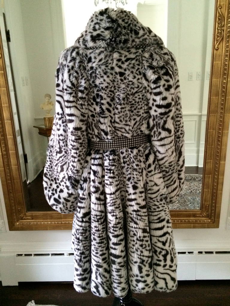 Made For runway Faux Fur Coat By Kenzo In Excellent Condition In Port Hope, ON