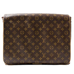 Louis Vuitton Valmy MM Messenger