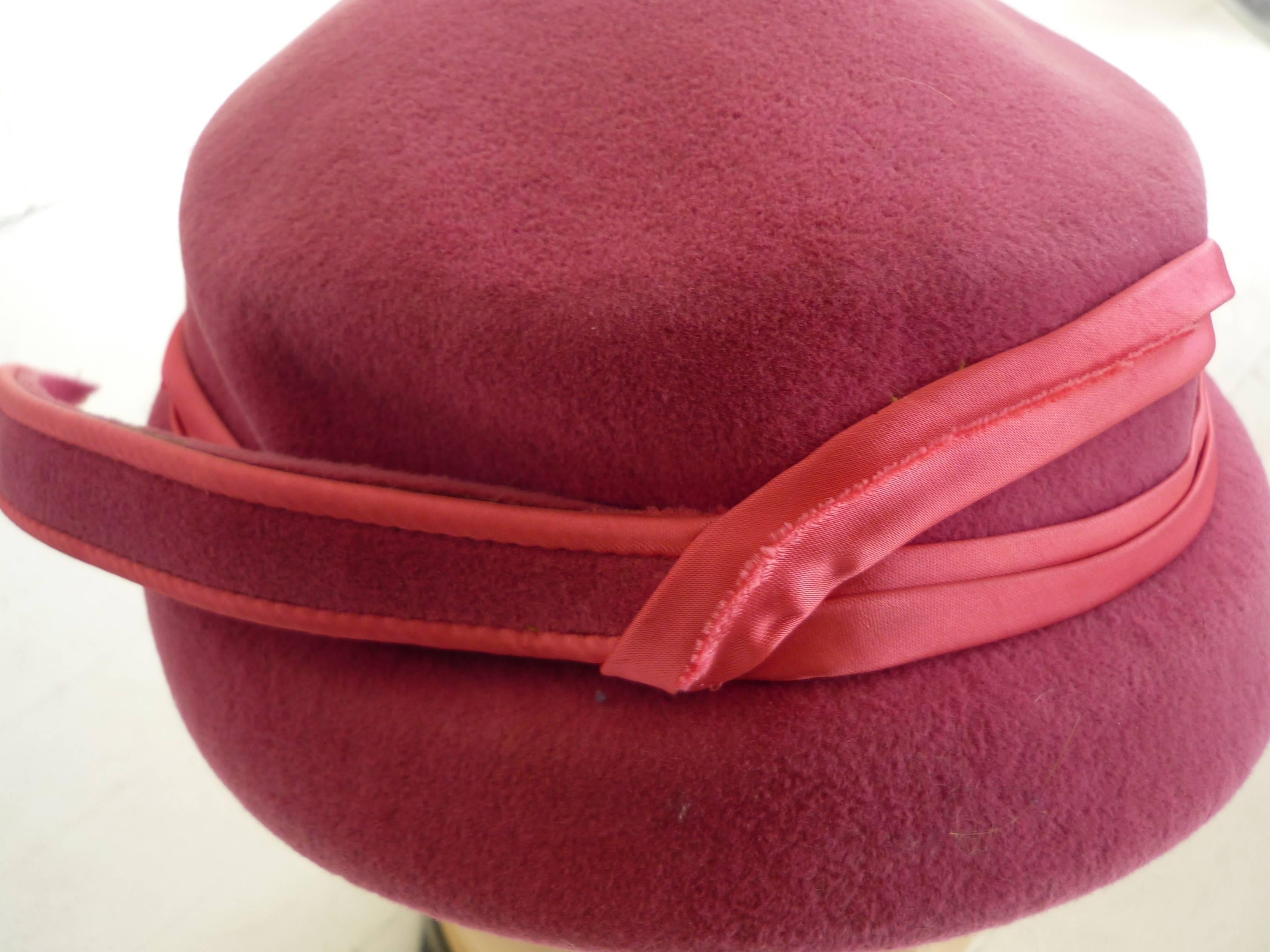 Original Rosa Filzhut von Original, 1950er Jahre (Braun) im Angebot