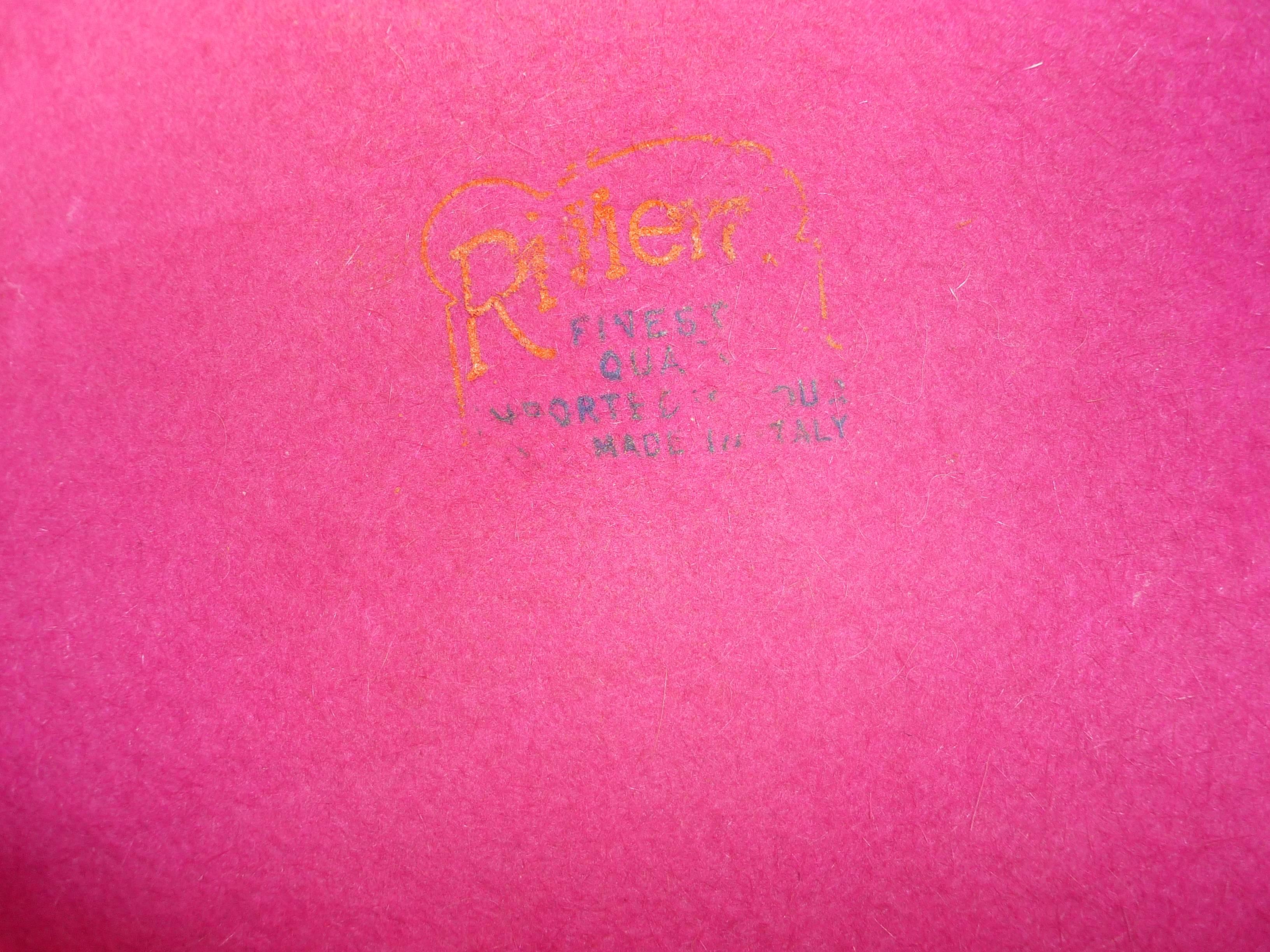 Original Rosa Filzhut von Original, 1950er Jahre im Angebot 1