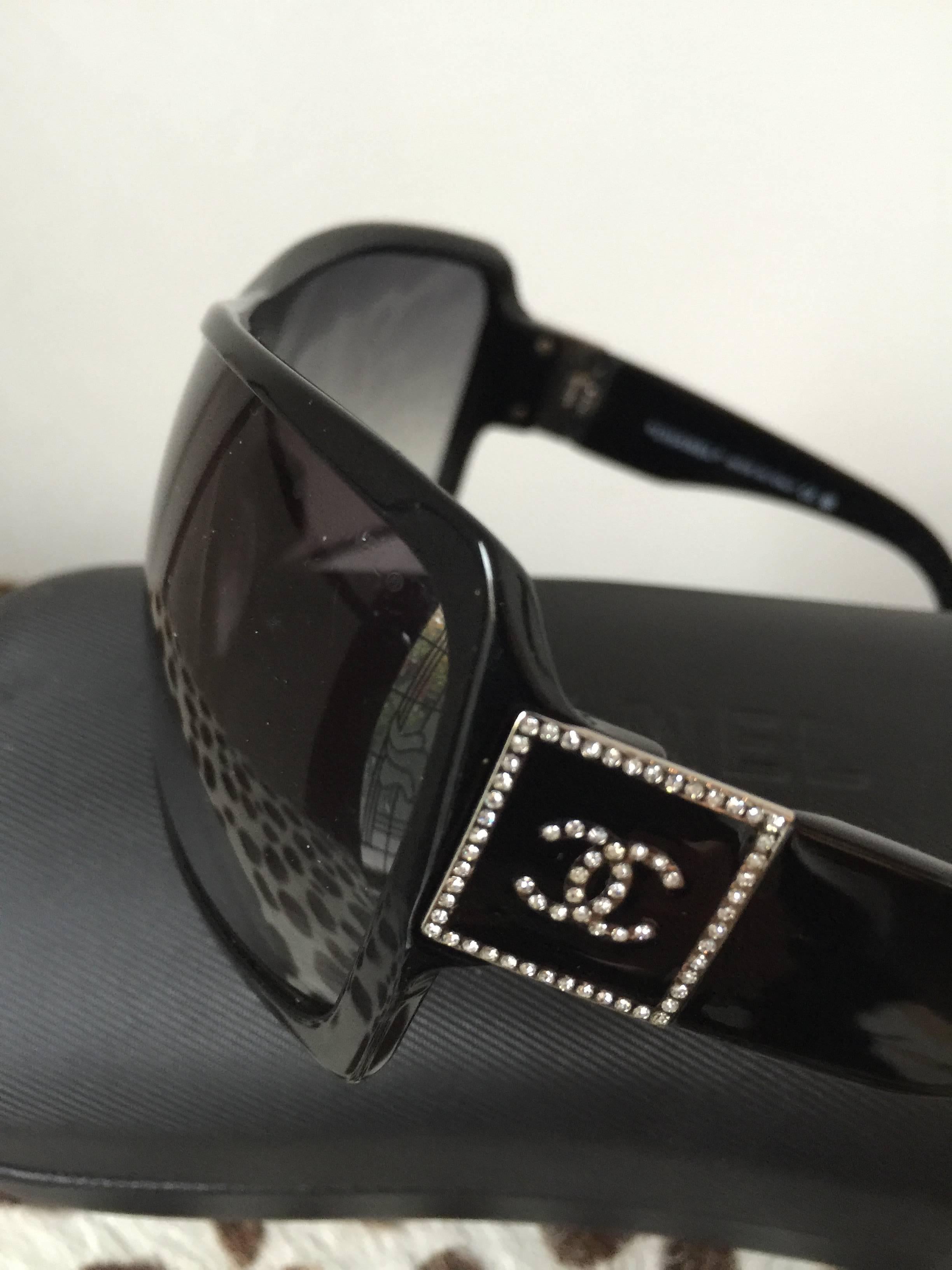 Chanel Crystal CC Sunglasses  5081-B Black In Excellent Condition In Port Hope, ON