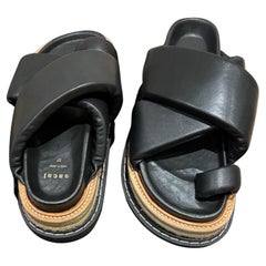 2023 F/W SACAI Schwarz Multi Sole Sandalen nie getragen Größe 7 mit Tags und Staubbeutel