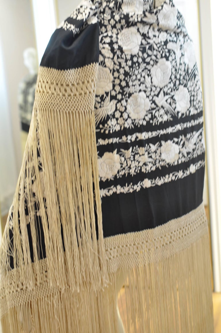 1920s Spanish Floss Lace Silk Shawl main image 1