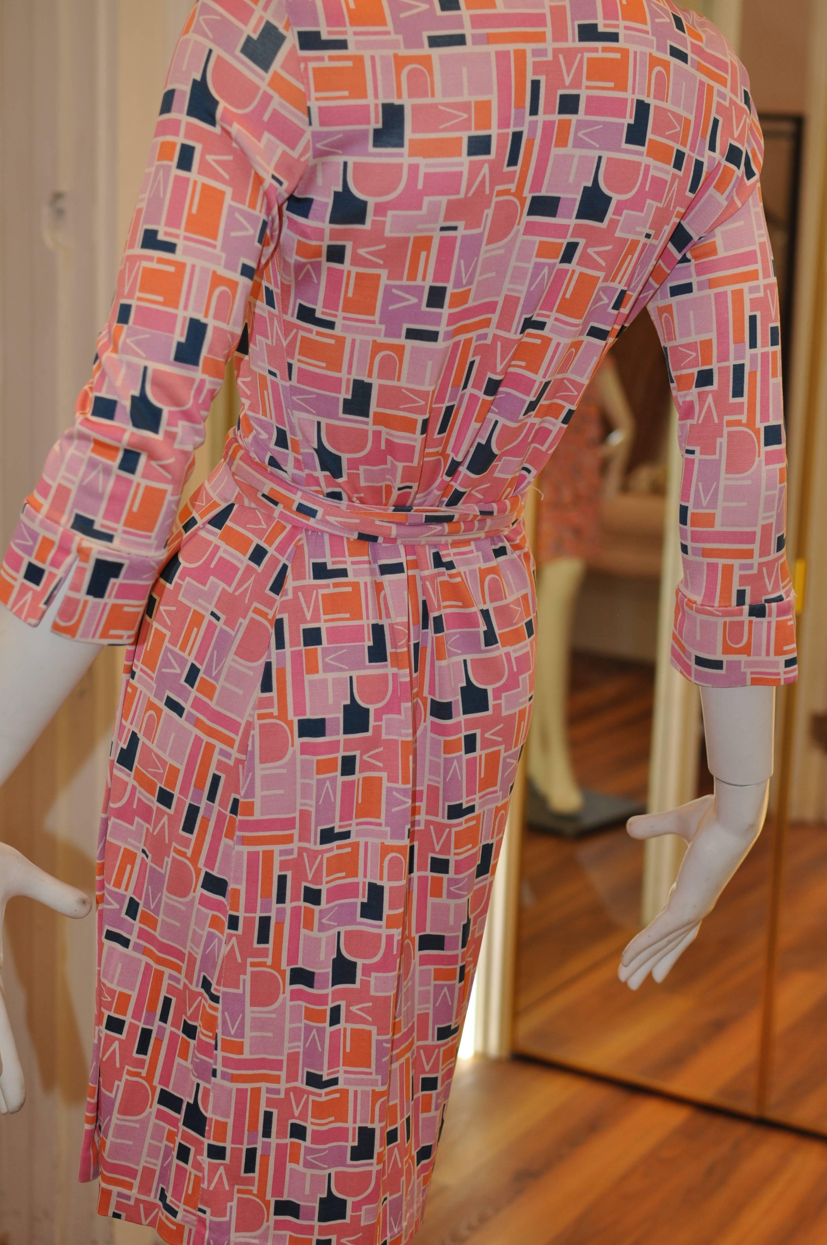Diane Von Furstenberg Jeanne Geometric Logo Print Silk Jersey Wrap Dress In Excellent Condition In Port Hope, ON