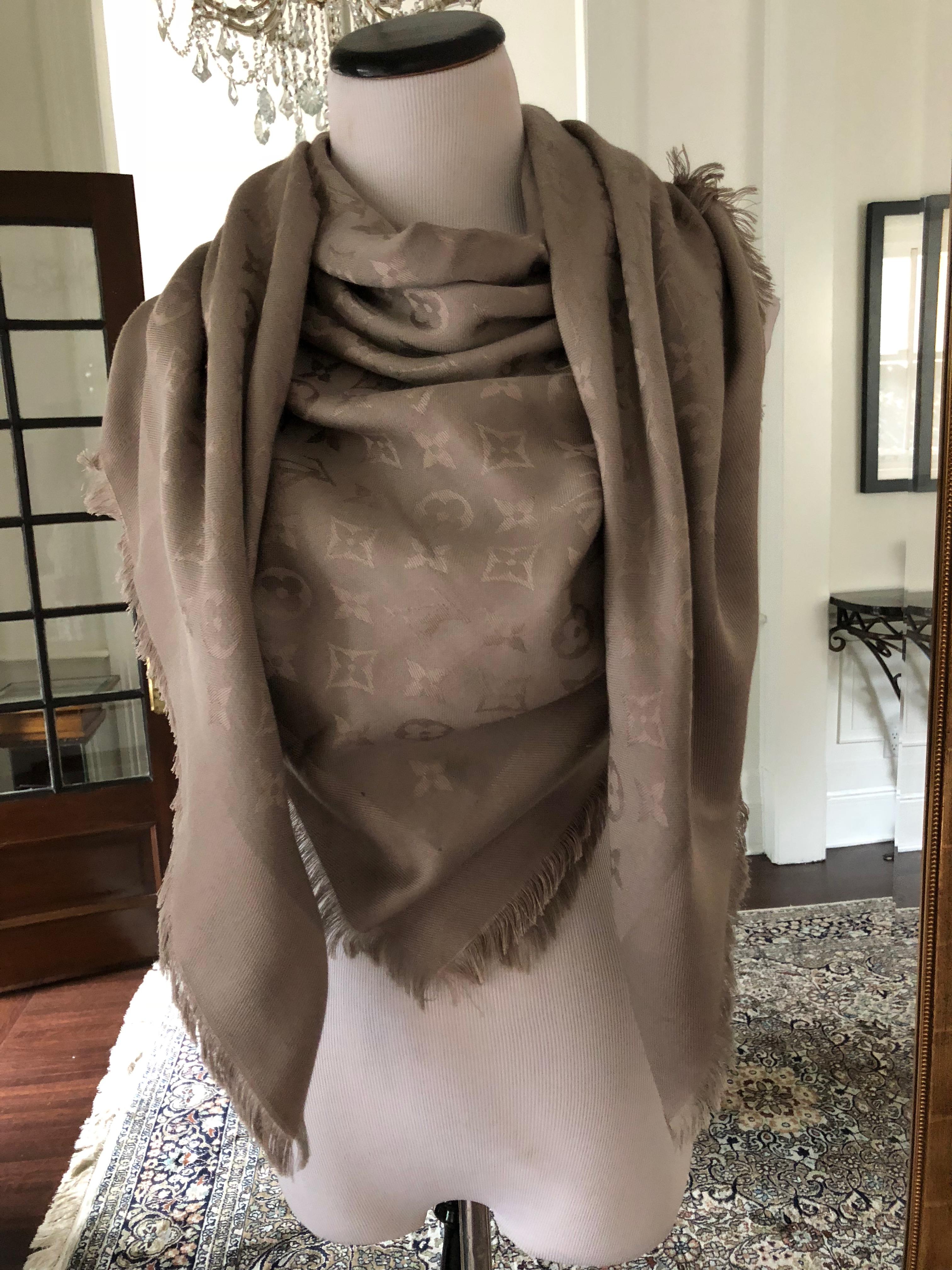 Women's Louis Vuitton Paris Monogram Shawl