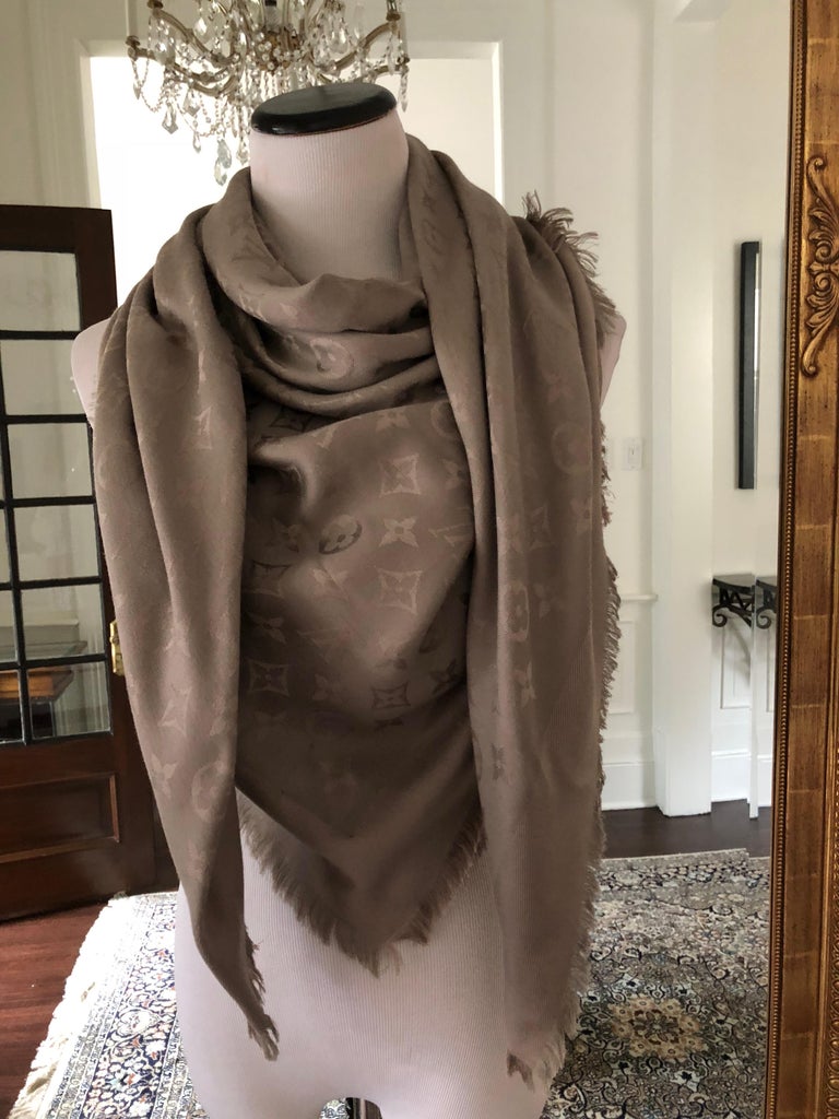 louis vuitton monogram shawl price