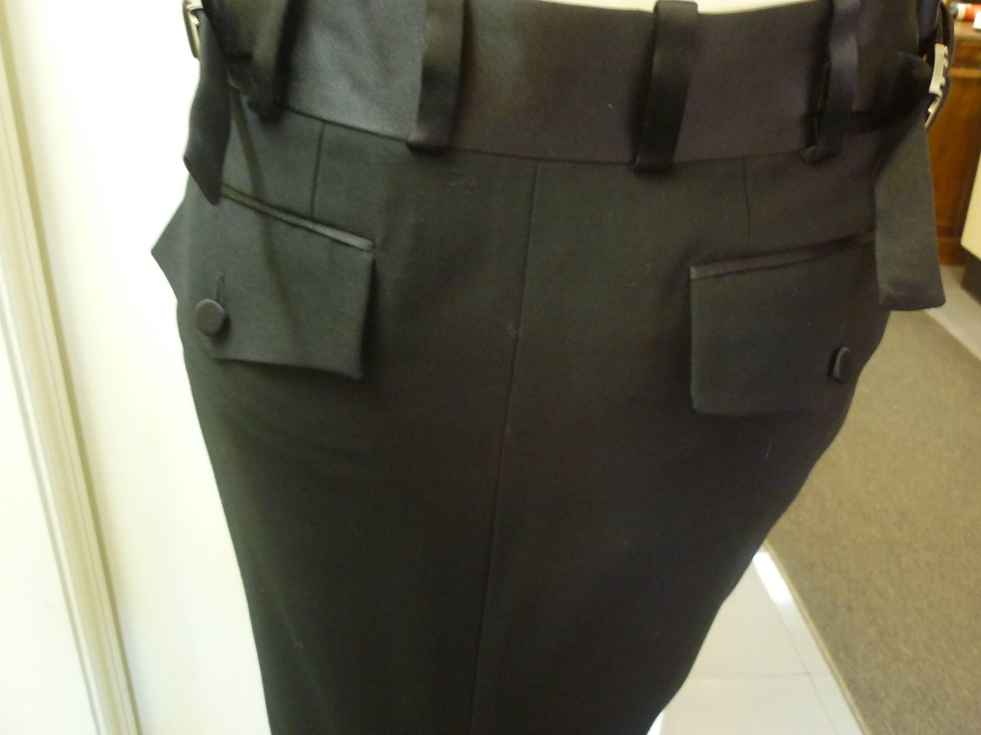 2000s Gucci Black Wool Tuxedo Skirt (40 ITL) 2