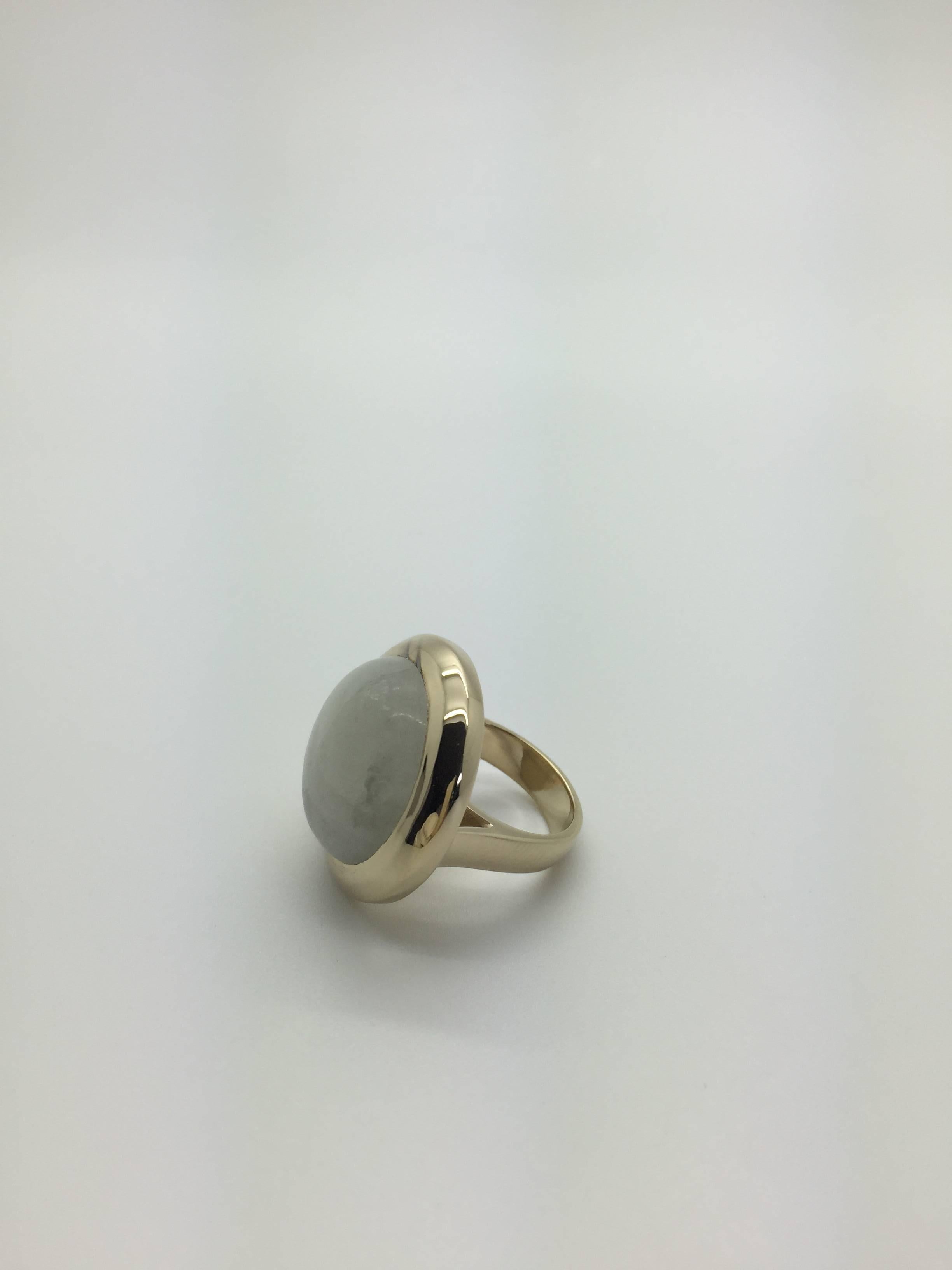 Mateo/Brown Kate Ring  18k Yellow Gold Vermeil and Rainbow Moonstone In New Condition For Sale In London, London