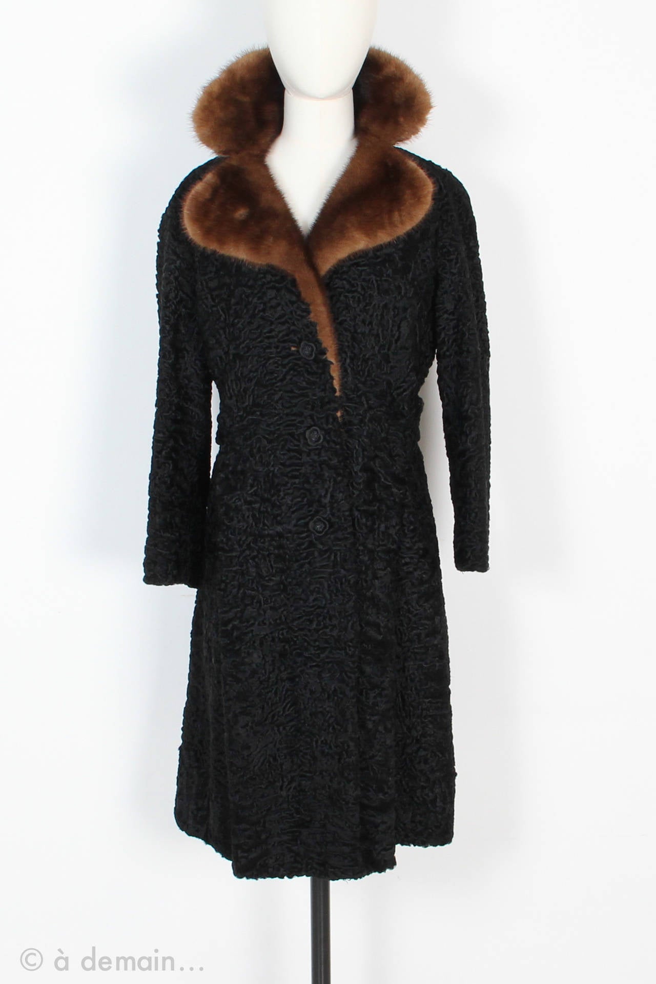 1960s Kasty Coat made of astrakan and mink In Excellent Condition For Sale In Paris, IDF